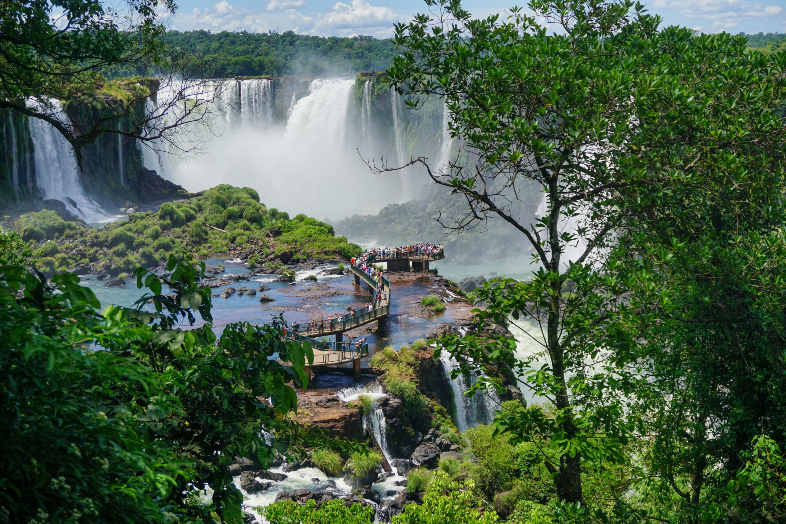 iguazu-falls-is-a-series-of-waterfalls-on-the-bord-2025-03-06-06-33-03-utc