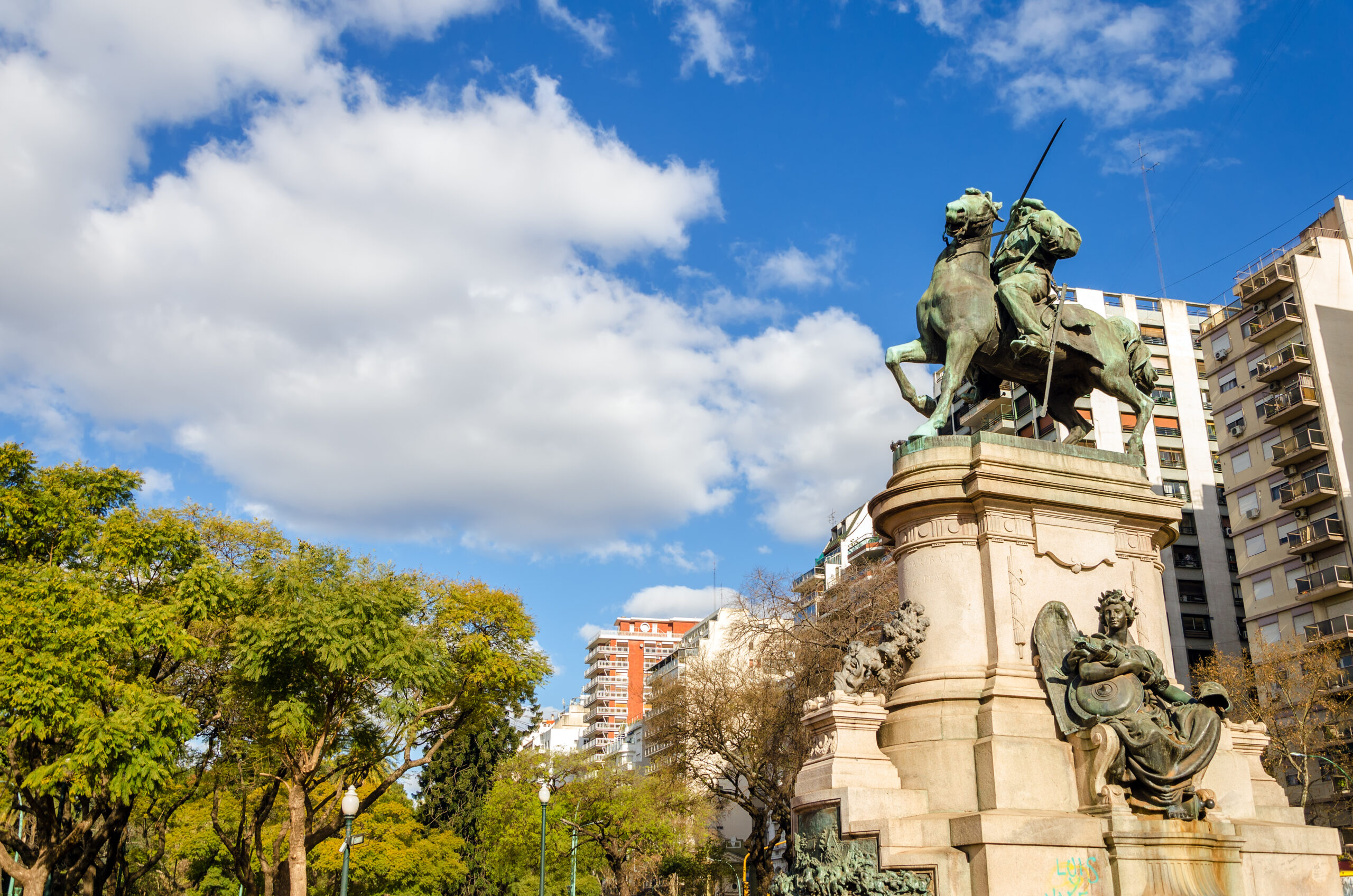 public-statue-in-a-plaza-in-buenos-aires-with-a-be-2025-10-17-02-36-31-utc